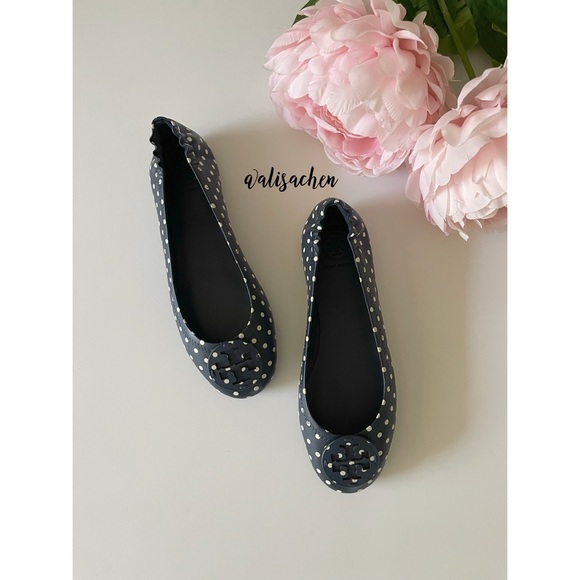 🌙 HP Tory Burch Minnie Travel Ballet Flats in Navy Dots - Picture 2 of 7